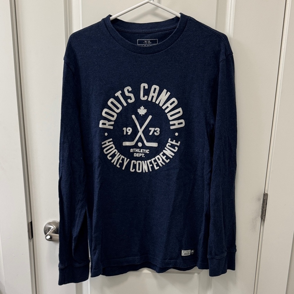 Roots Canada Denim Blue Graphic hockey crewneck Heavy Tshirt/light sweatshirt